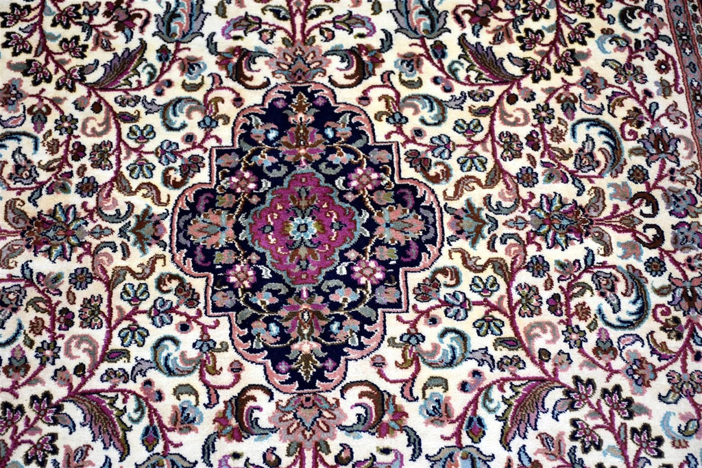 Kashan 8689 Multi 122cm x 204cm (B.No. 186)