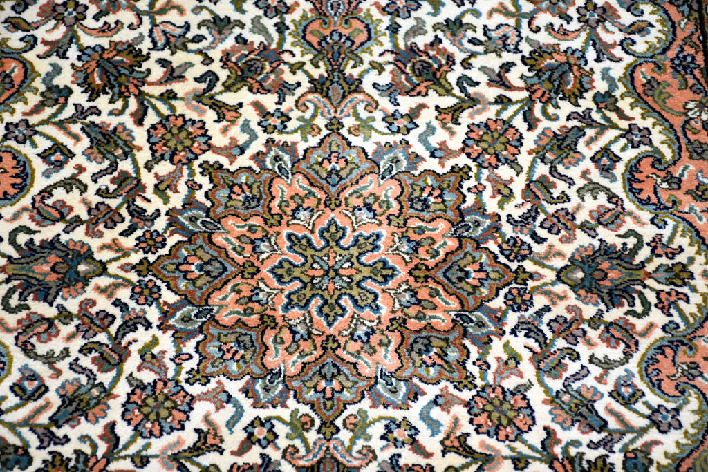 Kashan 5664 Multi 91cm x 157cm (B.No. 107)