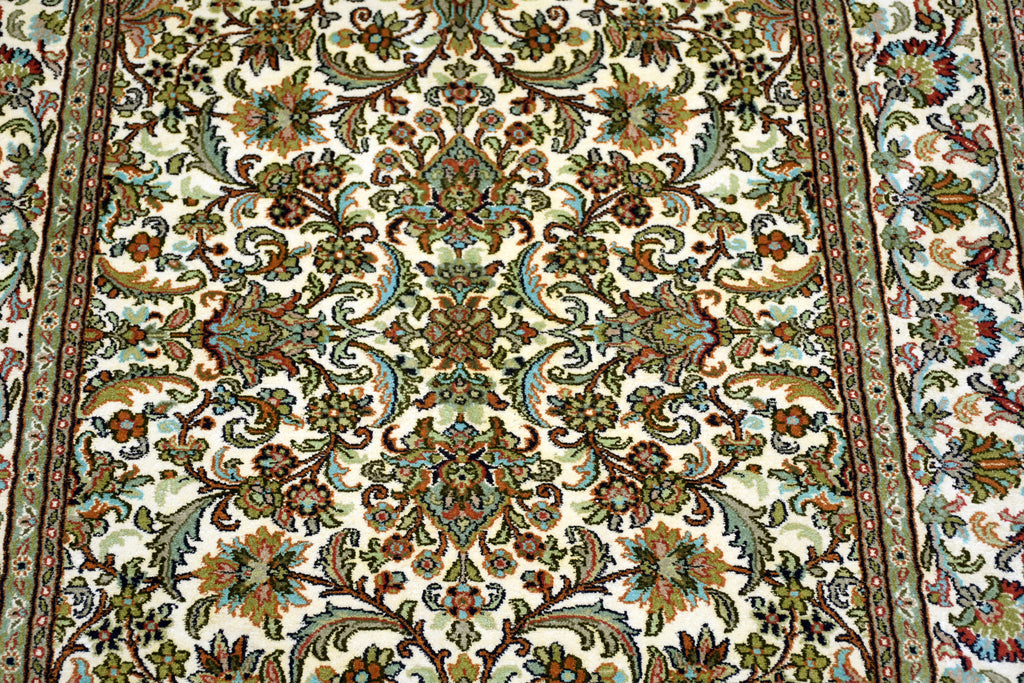 Kashan 8272 Multi 93cm x 154cm (B.No. 28)