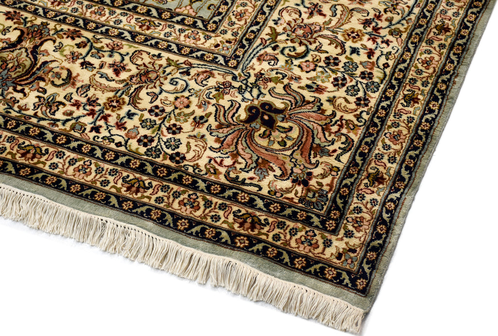 Allover 999 Multi 361cm x 545cm (B.No. 439)