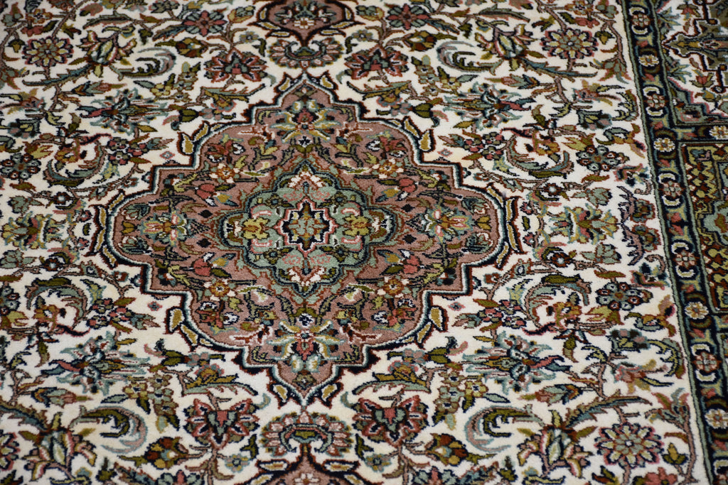 Kashan 6942 Multi 198cm x 302cm (B.No. 370)
