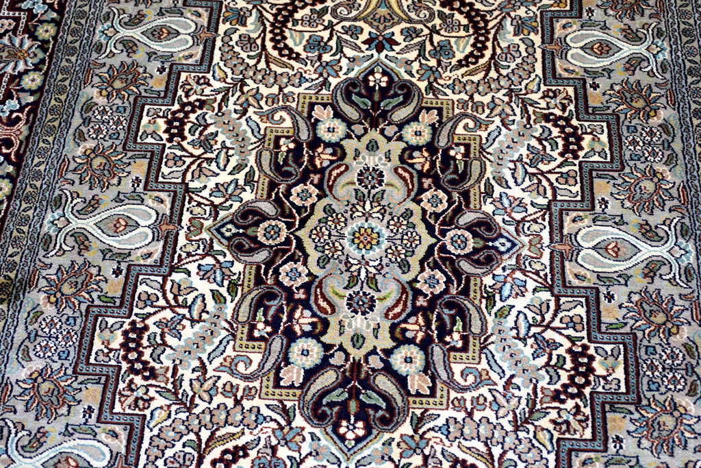 Kashan 9046 Multi 123cm x 182cm (B.No. 231)