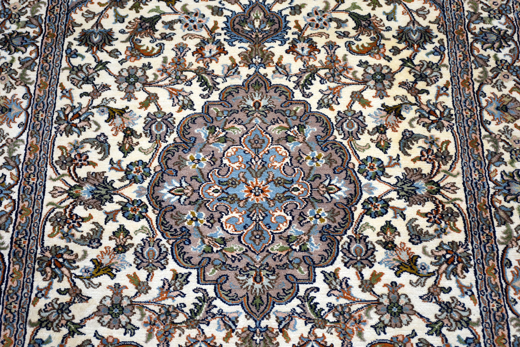 Kashan 9545 Multi 96cm x 157cm (B.No. 91)