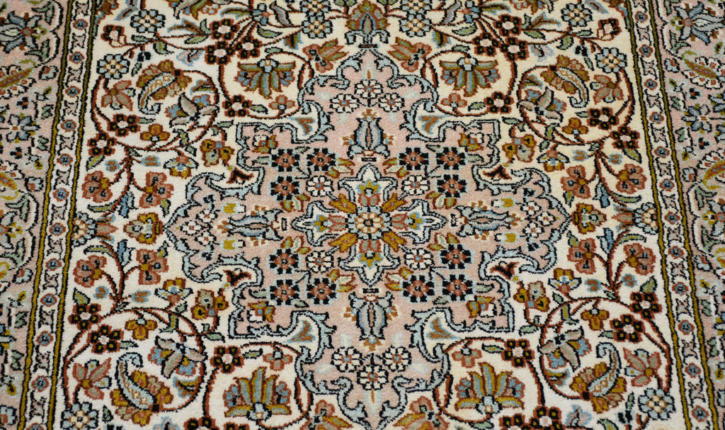 Kashan 3878 Multi 95cm x 150cm (B.No. 69)